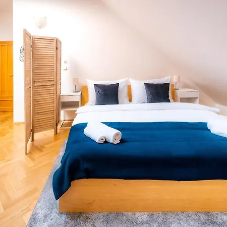 Klimentska Cartoon Apartment Prag